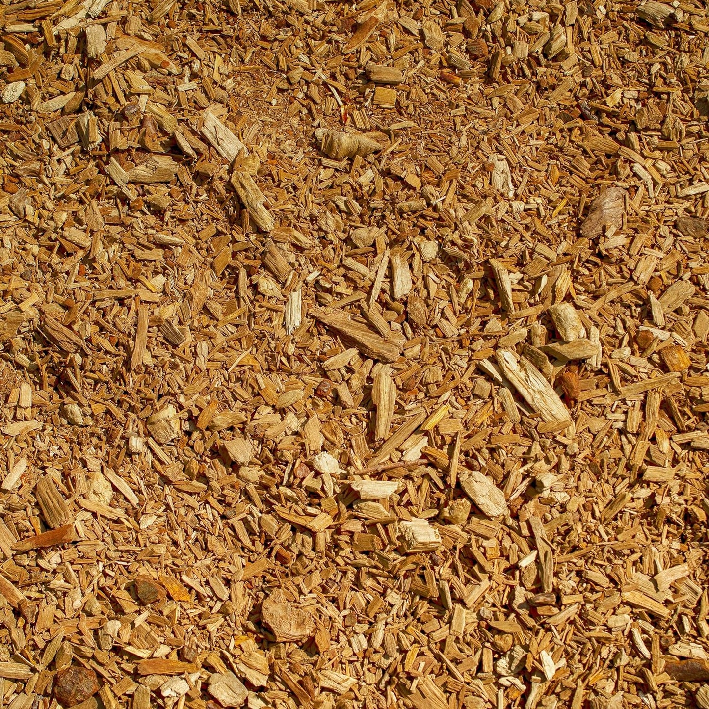 Premium Gold Wood Mulch for Landscaping, Gardens, Lawns, Potting Media, and Potted Plants (0.7 CF - 20 L - 21 QTS)